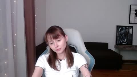 Snapshot of valents_cherry chatting on 11.24.25 Valentina online show from 11.24.25