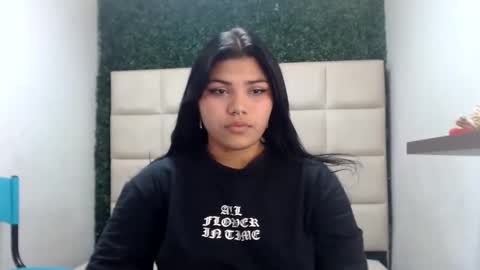 valeri_harpers4 online show from 02.16.25