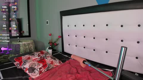 Snapshot of valeri_hurtado chatting on 12.19.24 Valeria online show from 12.19.24