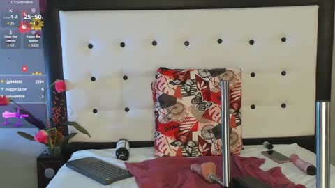 Snapshot of valeri_hurtado chatting on 01.11.25 Valeria online show from 01.11.25