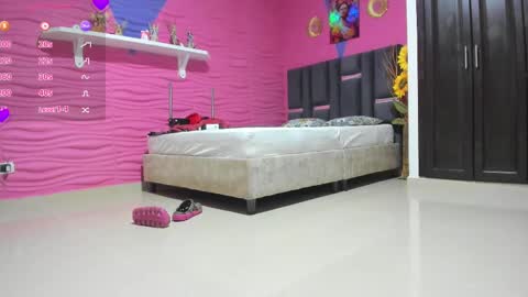 Snapshot of valeri_hurtado chatting on 03.06.25 Valeria online show from 03.06.25