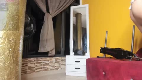 Snapshot of valeri_hurtado chatting on 11.05.25 Valeria online show from 11.05.25