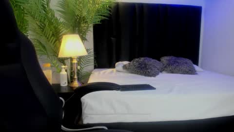 Snapshot of valeri_tafur chatting on 10.15.25 valeri_tafur online show from 10.15.25