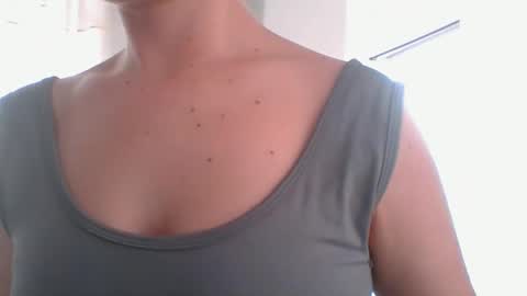 Snapshot of valeriafrannco chatting on 03.27.26 valeriafrannco online show from 03.27.26