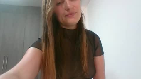 Snapshot of valeriafrannco chatting on 04.10.26 valeriafrannco online show from 04.10.26