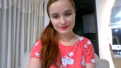 Snapshot of valeriafrannco chatting on 06.25.26 valeriafrannco online show from 06.25.26