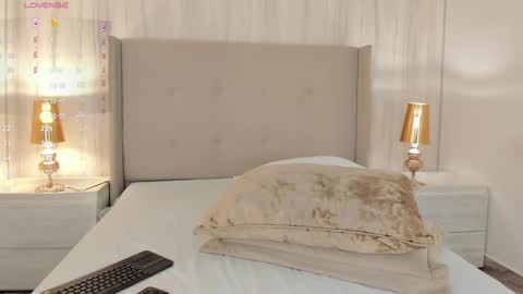 Snapshot of valeriah_ chatting on 12.17.24 Valeria online show from 12.17.24