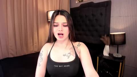 Snapshot of valerialukyanovaxxx chatting on 11.08.25 Valeria online show from 11.08.25