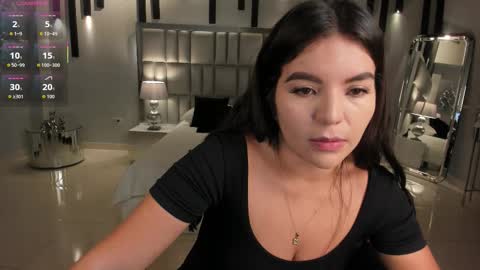 Valeria online show from 11.18.25