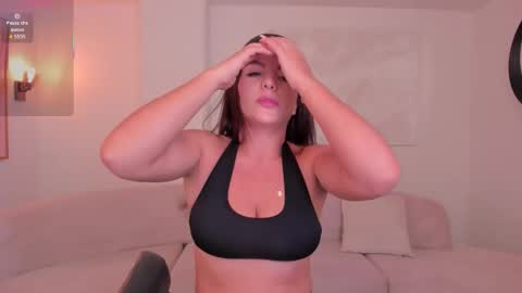 Valeria online show from 12.18.25