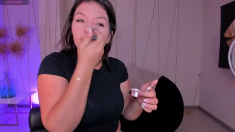 Snapshot of valeriaroldanx chatting on 05.30.26 Valeria online show from 05.30.26