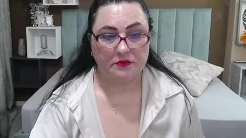Snapshot of valeriasmiths chatting on 06.03.26 valeriasmiths online show from 06.03.26