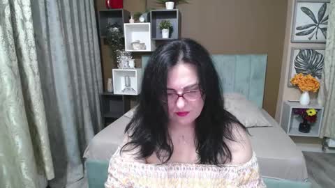 Snapshot of valeriasmiths chatting on 06.08.26 valeriasmiths online show from 06.08.26