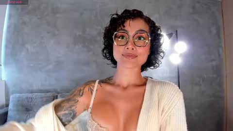  call me Val  online show from 04.05.26