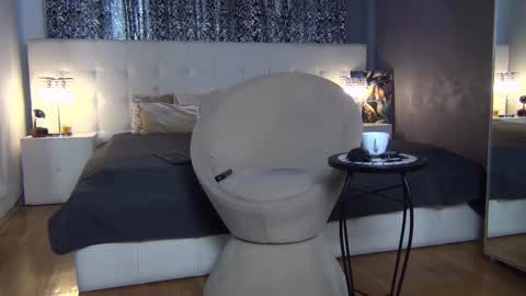 Snapshot of valeriecoy chatting on 10.27.25 Valerie online show from 10.27.25