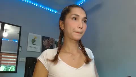 Snapshot of valeriedollxxx chatting on 10.13.25 Valerie online show from 10.13.25