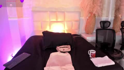 Snapshot of valeriekhaleesi chatting on 04.15.26 valeriekhaleesi online show from 04.15.26