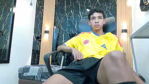 Snapshot of valerihot_1 chatting on 06.18.26 VALERIO online show from 06.18.26