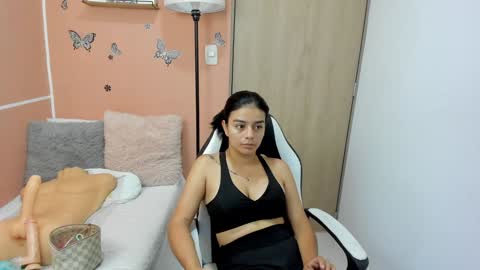 Snapshot of valerihouse chatting on 01.13.25 Juli C online show from 01.13.25