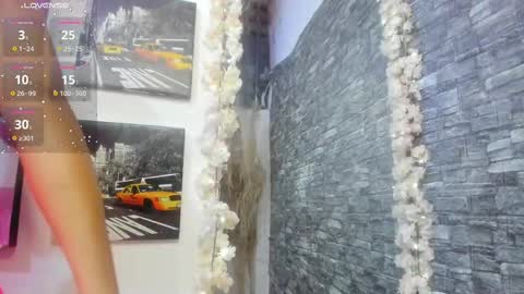 Snapshot of valery__69 chatting on 09.30.25 valery__69 online show from 09.30.25