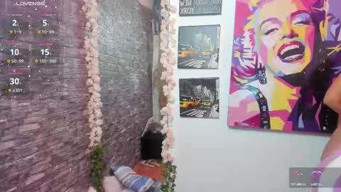 Snapshot of valery__69 chatting on 10.17.25 valery__69 online show from 10.17.25