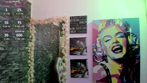 Snapshot of valery__69 chatting on 10.24.25 valery__69 online show from 10.24.25