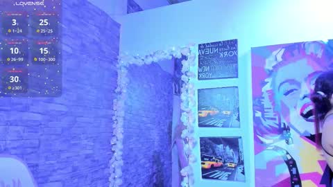 Snapshot of valery__69 chatting on 10.27.25 valery__69 online show from 10.27.25