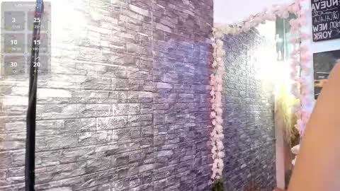 Snapshot of valery__69 chatting on 10.31.25 valery__69 online show from 10.31.25