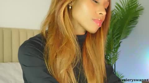Snapshot of valery_swan1 chatting on 10.28.25 Valery swan1 online show from 10.28.25