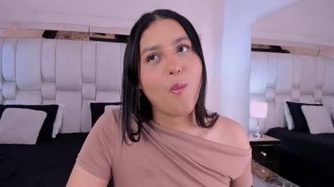 valerycooper23 online show from 12.19.25