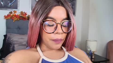 Snapshot of valeryharriz chatting on 12.07.24 valeryharriz online show from 12.07.24