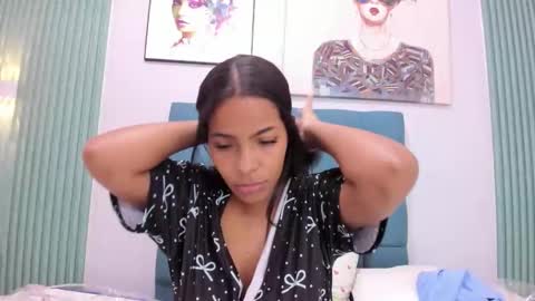 Snapshot of valerynbrown chatting on 05.16.26 valery online show from 05.16.26