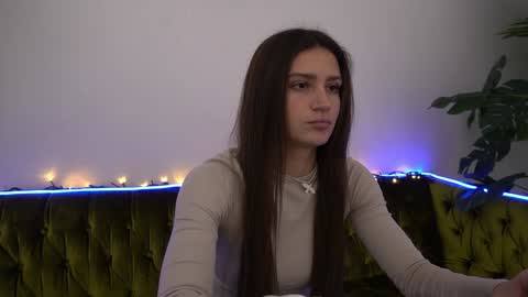 Snapshot of valeryroyale chatting on 12.26.24 Valery online show from 12.26.24