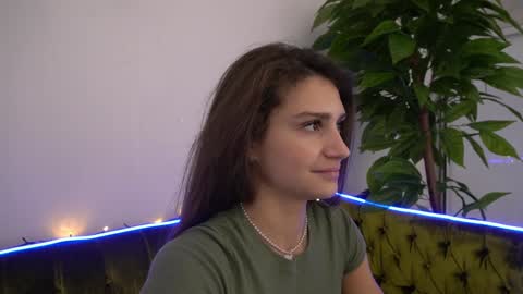 Snapshot of valeryroyale chatting on 01.10.25 Valery online show from 01.10.25