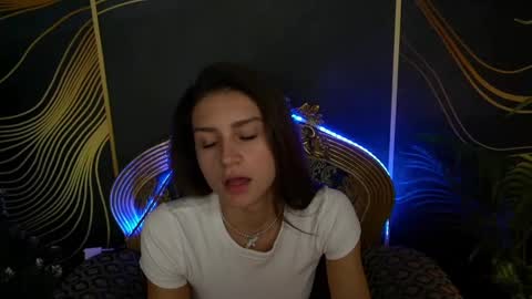 Snapshot of valeryroyale chatting on 01.18.25 Valery online show from 01.18.25