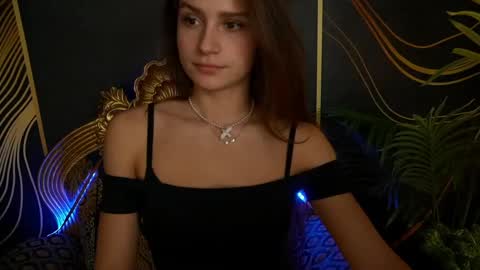 Snapshot of valeryroyale chatting on 01.24.25 Valery online show from 01.24.25