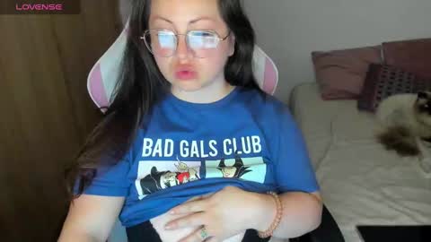 My name is Valery... Nice to meet you  thumb up me please its important online show from 12.12.24