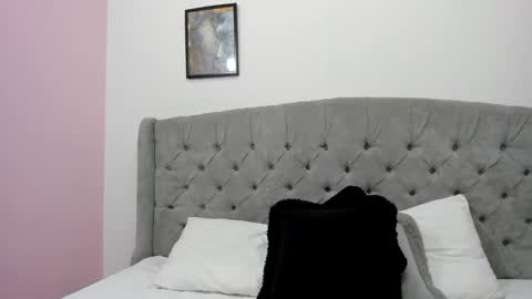 Snapshot of valesskahall chatting on 02.22.25 Valesskahall online show from 02.22.25