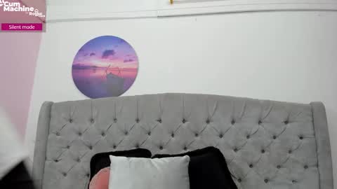 Snapshot of valesskahall chatting on 11.12.25 Valesskahall online show from 11.12.25