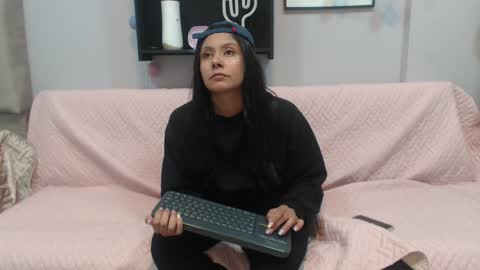 valevicious online show from 01.25.25