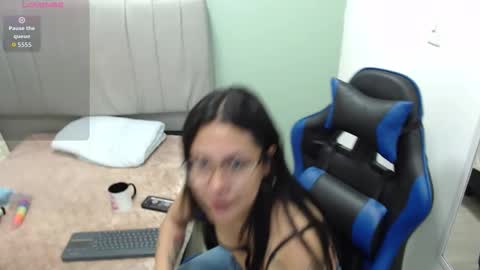 Snapshot of valevicious chatting on 03.25.26 valevicious online show from 03.25.26