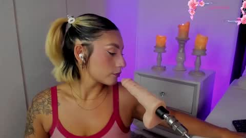 Snapshot of valka_doll chatting on 05.20.26 valka_doll online show from 05.20.26