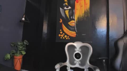 Snapshot of valka_ross chatting on 10.16.25 VALKA ROSS online show from 10.16.25