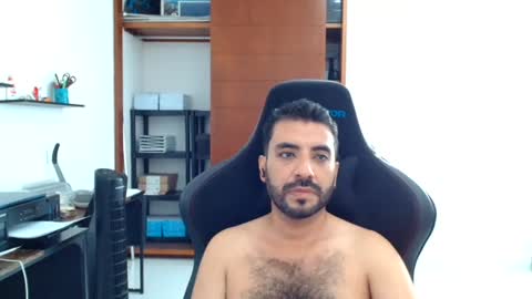 Snapshot of vallartamexi chatting on 07.25.26 Roberto Carlos online show from 07.25.26