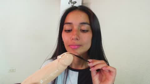 Snapshot of vallery_evanss chatting on 12.11.24 Taty independent account online show from 12.11.24