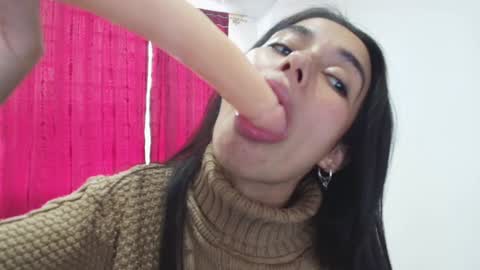 Snapshot of vallery_evanss chatting on 01.04.25 Taty independent account online show from 01.04.25