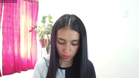 Snapshot of vallery_evanss chatting on 02.06.25 Taty independent account online show from 02.06.25