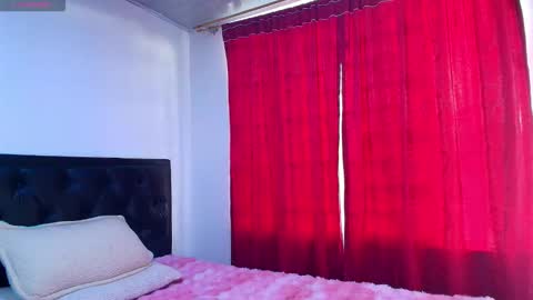 Snapshot of vallery_evanss chatting on 11.19.25 Taty independent account online show from 11.19.25