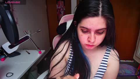 Im Violet online show from 02.06.25