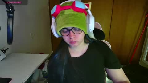 Im Violet online show from 03.11.25